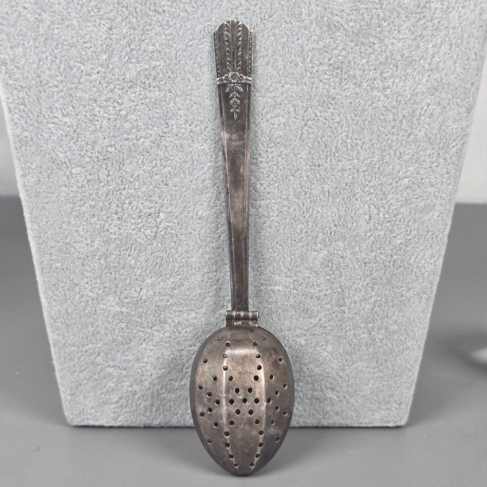 Vintage Oneida Wm A Rogers Silverplate Tea Infuser Spoon 1930s Floral Pattern